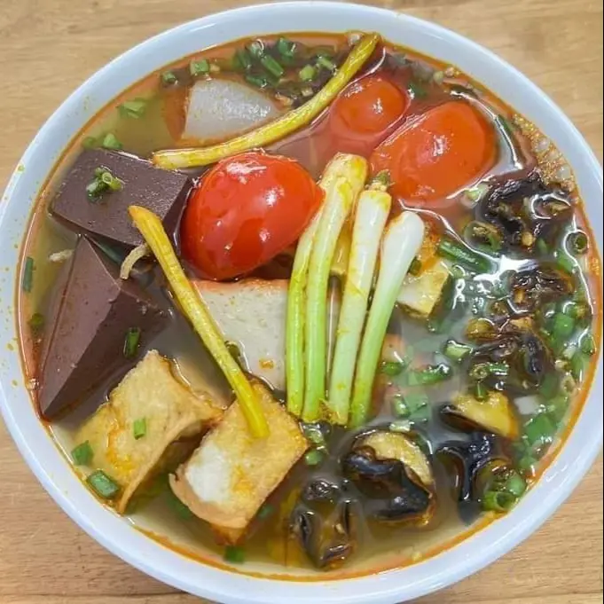Hình ảnh Canh bún cua đồng + ốc sả ớt