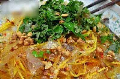 Hình ảnh Bánh tráng trộn truyền thống (Chay)