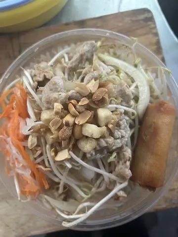 Hình ảnh bún thịt xào ĐB +coca