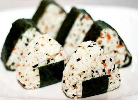 Hình ảnh cơm nắm bò phô mai 