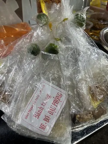 Hình ảnh Bánh Tráng Me - Bơ - Đậu Phộng 