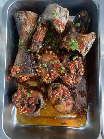 Hình ảnh cá ngừ chiên mắm