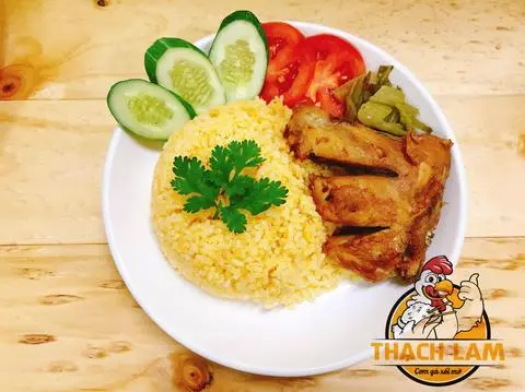 Hình ảnh Cơm Gà Xối Mỡ Má Đùi Chiên Giòn Vị Truyền Thống(Gà Nóng)