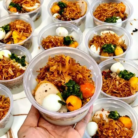 Hình ảnh Bánh đúc nóng thập cẩm trứng non
