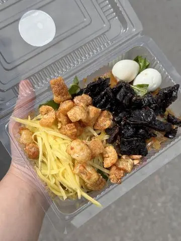Hình ảnh Bánh tráng khô bò đen tóp mỡ