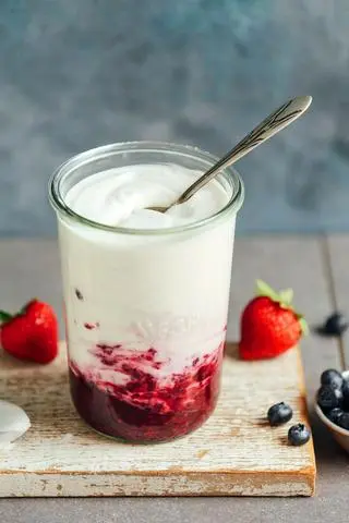 Hình ảnh YOGURT DÂU