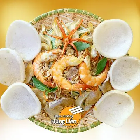 Hình ảnh Gỏi đu đủ tôm thịt tai heo bánh phồng tôm
