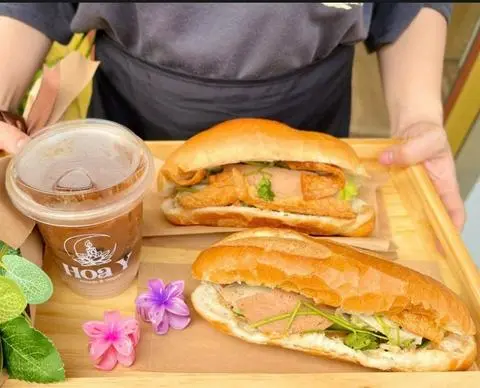 Hình ảnh Bánh mì Nấm Hầu Thủ Thuần Chay