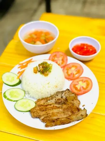 Hình ảnh Cơm Tấm Sườn Nướng Đặc Biệt