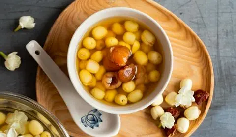 Hình ảnh chè hột sen nhãn nhục 