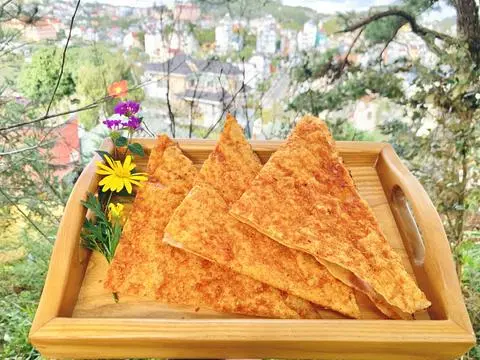 Hình ảnh Bánh tráng mắm sa tế bò tam giác