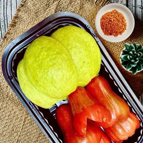 Hình ảnh Mận + Ổi 500g(kèm muối Tây ninh)