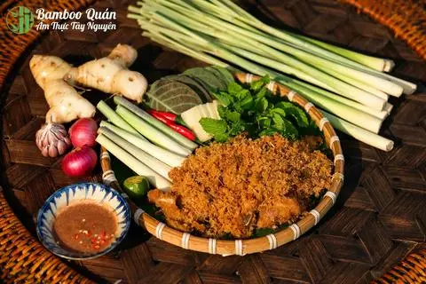 Hình ảnh Sụn heo cháy riềng