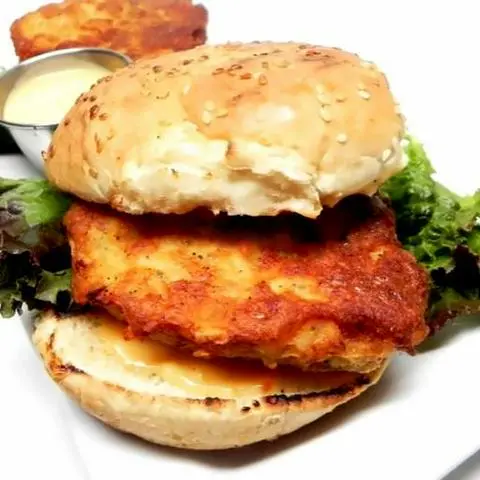 Hình ảnh BURGER GÀ GIÒN BÒ