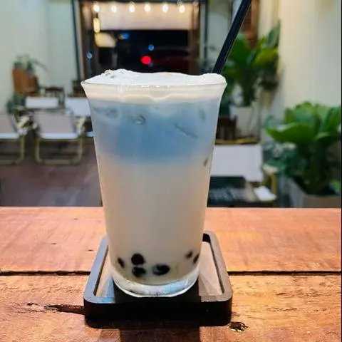 Hình ảnh Sữa tươi trân châu đường đen đậu biếc