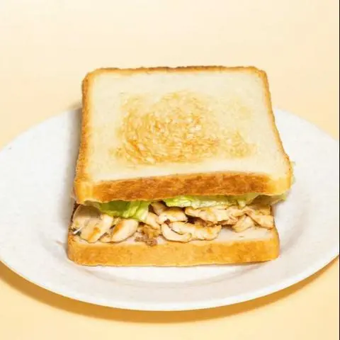 Hình ảnh Sandwich Gà Áp Chảo 煎雞肉三明治