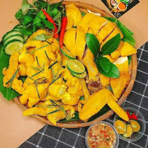 Hình ảnh Combo 500g chân gà+ 1/2 con gà ủ muối