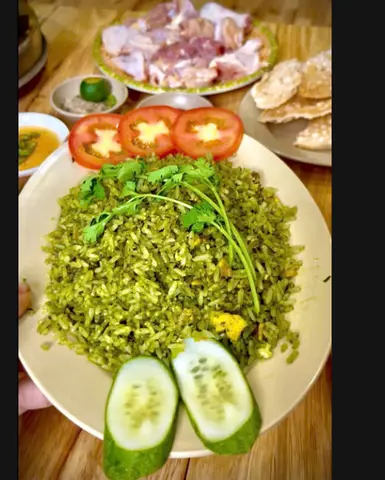 Hình ảnh Cơm chiên lá é