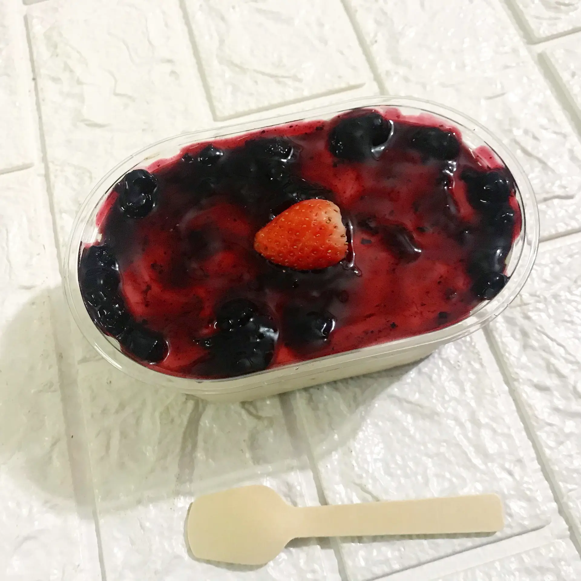 Hình ảnh Tiramisu vị việt quất