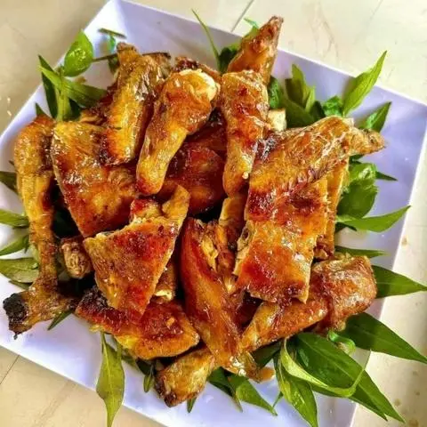 Hình ảnh Gà Nướng Mắm Nhỉ 1 con 