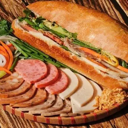 Hình ảnh Xúc Xích Lát 500gr + Tặng 5 Bánh Đặc Ruột + Tặng 1 Bánh Mì 2 Trứng