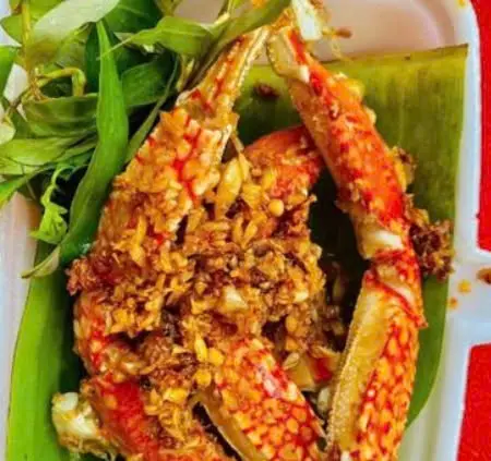 Hình ảnh Càng ghẹ cháy tỏi cồ 6 cái