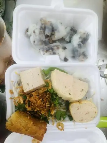 Hình ảnh Bánh Cuốn Chả Giò - Chả Huế