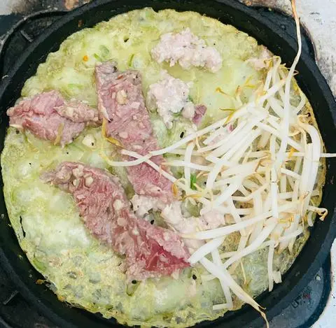 Hình ảnh Bánh xèo thịt bò