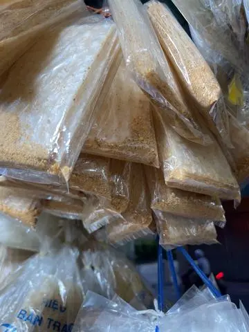 Hình ảnh Bánh tráng ke vuông cay vừa