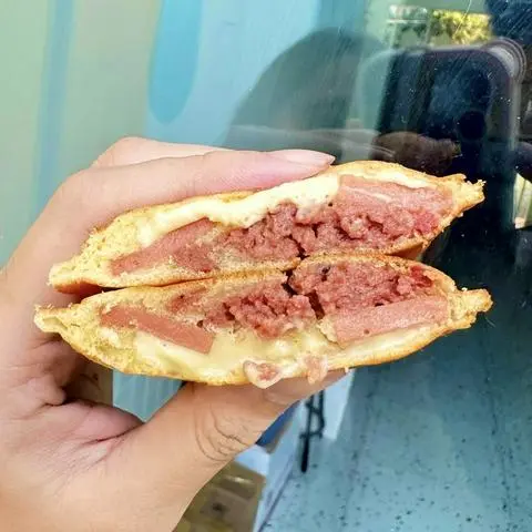 Hình ảnh Hotdog đặt biệt 3 loại nhân (1 bánh)