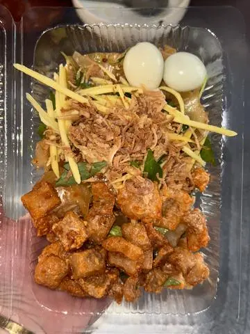 Hình ảnh Bánh tráng trộn muối sặc sate hành phi tóp mỡ