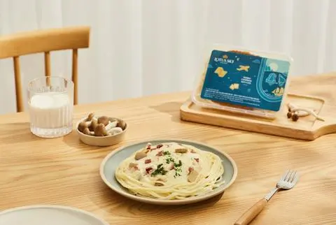 Hình ảnh Mì spaghetti sốt kem thịt ba chỉ xông khói và nấm