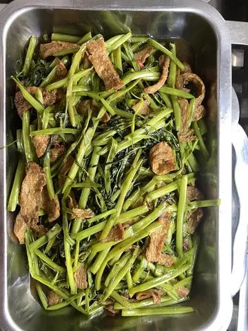 Hình ảnh Cơm rau muống xào sườn 