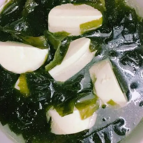 Hình ảnh Canh rong biển đậu hủ