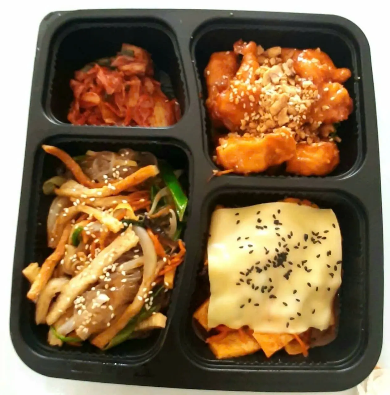 Hình ảnh Set L3 (Miến trộn chả cà HQ + Gà Sốt Đậu + Tokbokki truyền thống phô mai miếng + kim chi thêm 