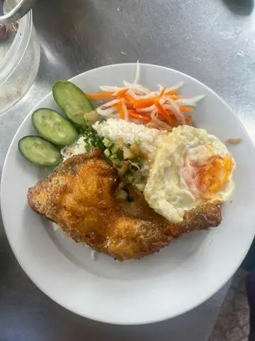 Hình ảnh Cơm Gà Ốp La
