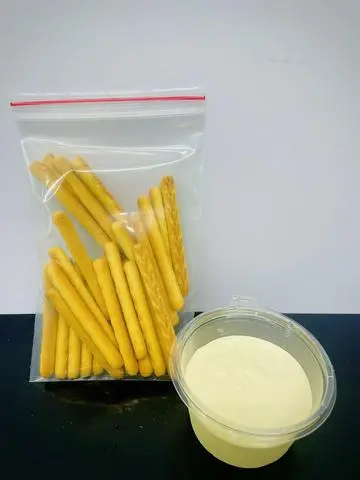 Hình ảnh Bánh que chấm sốt kem trứng