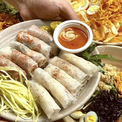 Hình ảnh Bánh Tráng Cuốn Bơ Muối