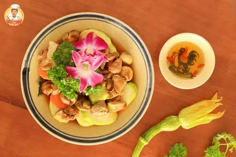 Hình ảnh Cơm lòng gà xào mướp