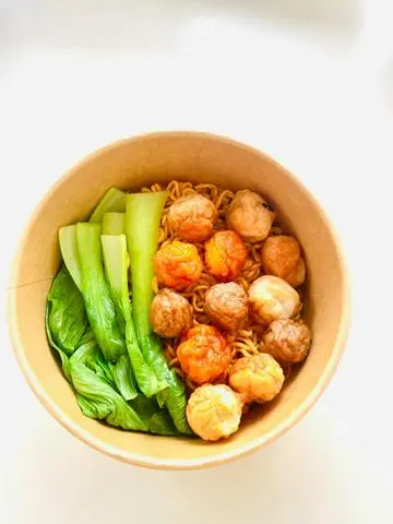 Hình ảnh Mì trộn Indomie cá tôm viên