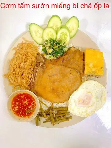 Hình ảnh Cơm Tấm Sườn Miếng Bì Chả Ốp La