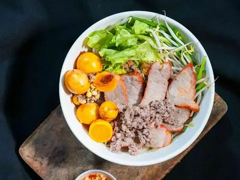 Hình ảnh Hủ tiếu xá xíu - thịt bằm