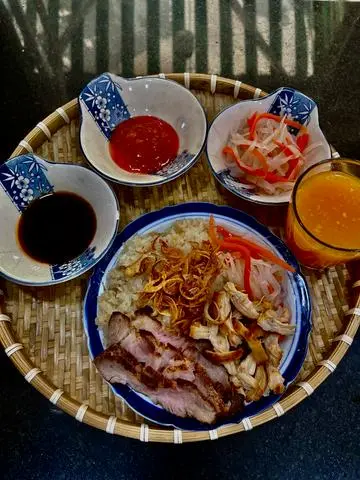 Hình ảnh Xôi Gà Xé + Xá Xíu 