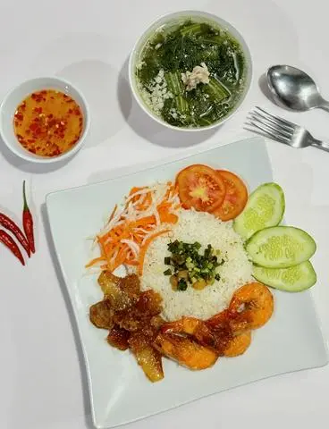 Hình ảnh Cơm Tôm Thịt Khìa Nước Dừa Tươi