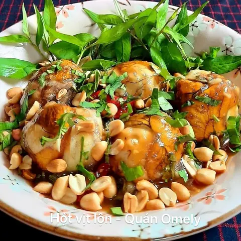 Hình ảnh 3 Hột vịt lộn xào me