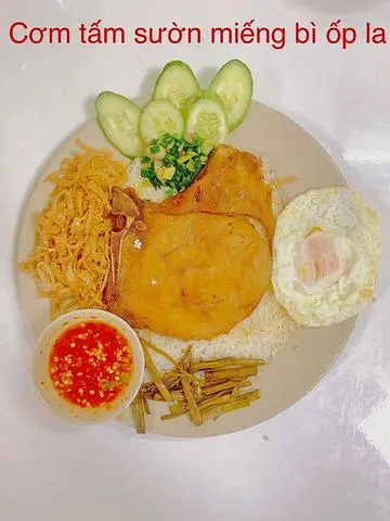 Hình ảnh Cơm Tấm Sườn Miếng Bì Ốp La