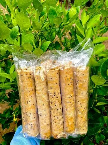 Hình ảnh Bánh Tráng Mắm Cuộn ( 1 bịch _ 10 cây)