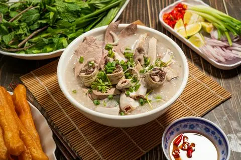 Hình ảnh cháo lòng tô đặc biệt 