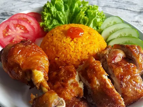 Hình ảnh Cơm chiên đùi gà 
