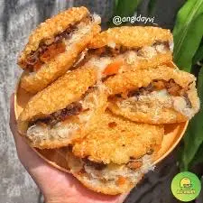 Hình ảnh Combo 10 cái xôi chiên có chà bông tặng 2 hũ sốt